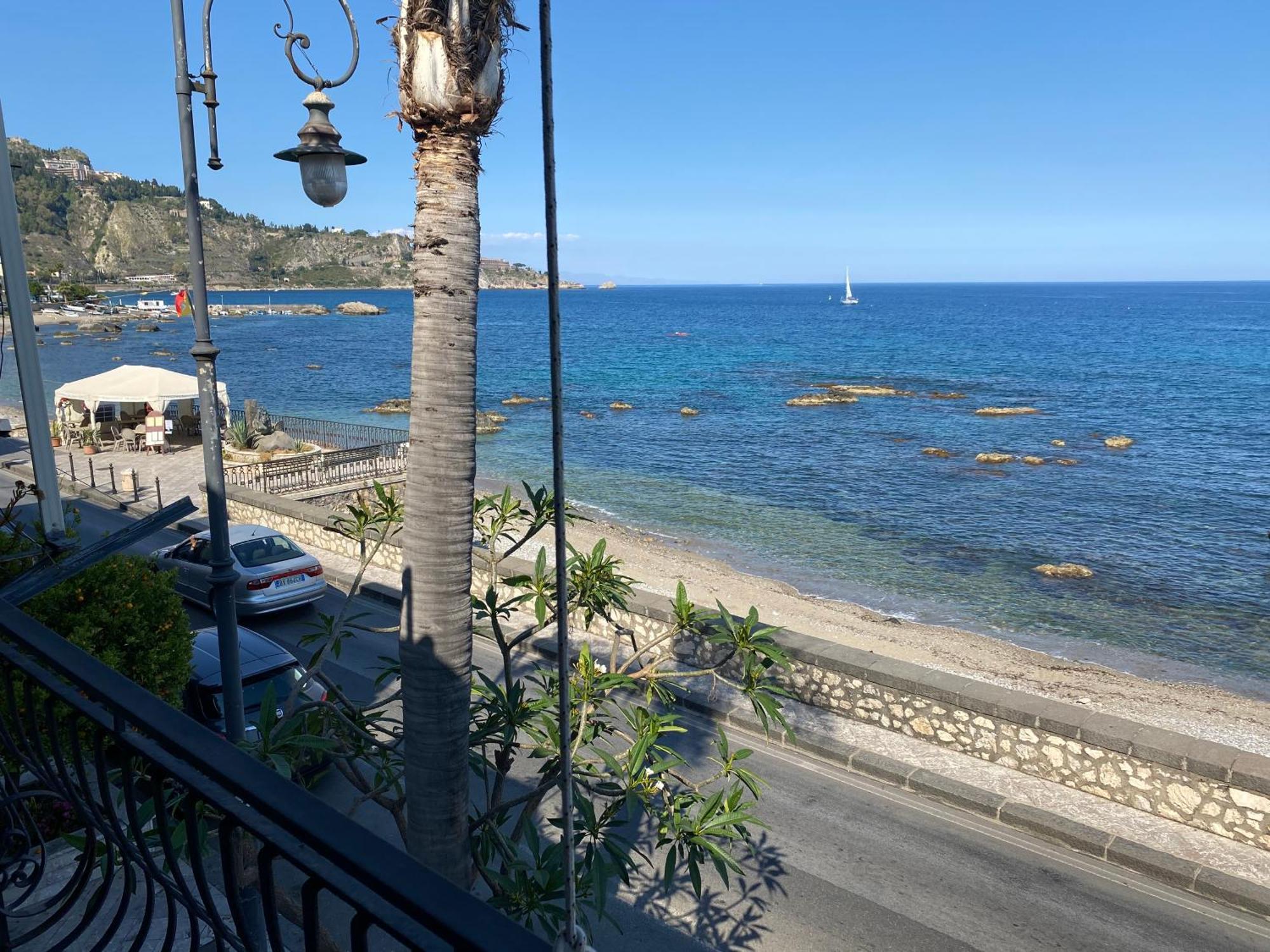 지아르디니낙소스 Casa Nicole Fronte Mare 빌라 외부 사진
