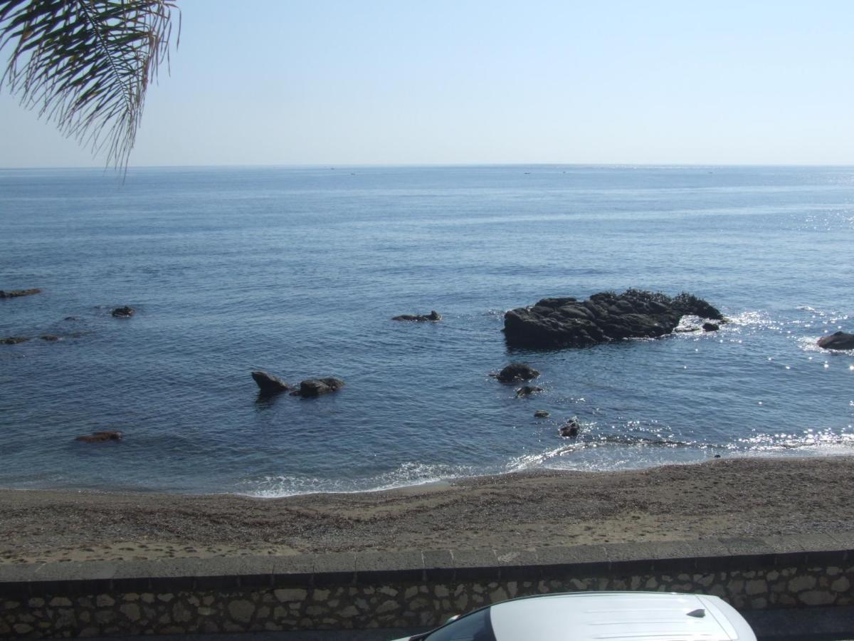 지아르디니낙소스 Casa Nicole Fronte Mare 빌라 외부 사진